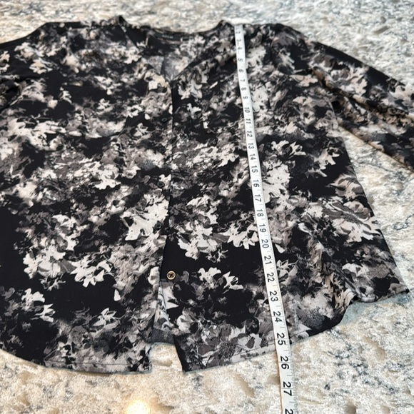 Apt 9 | Floral Long Sleeve Blouse in Black & White Size XL - Picture 6 of 11